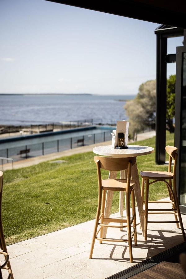 Huskisson Hotel Bagian luar foto