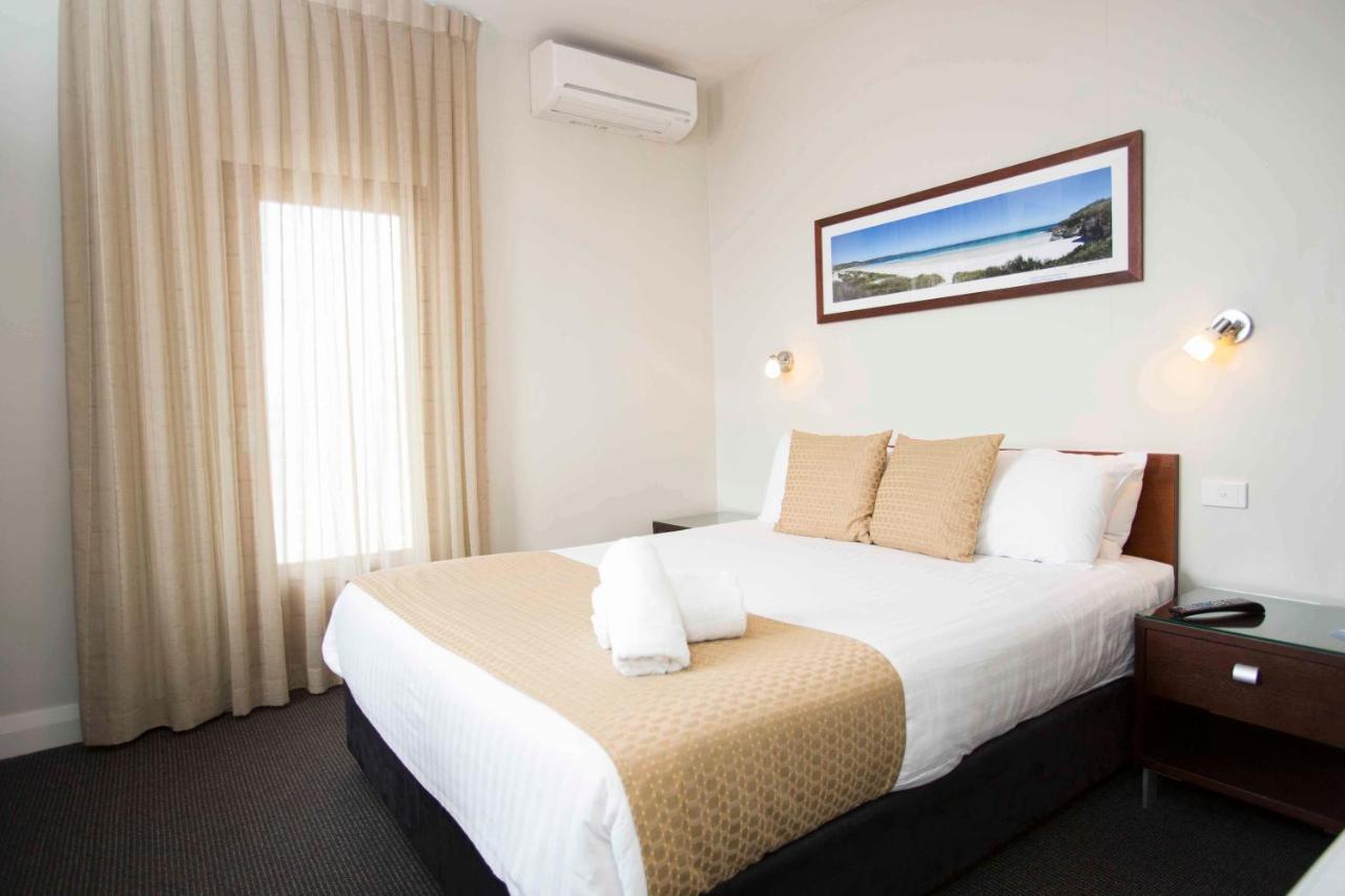 Huskisson Hotel Bagian luar foto