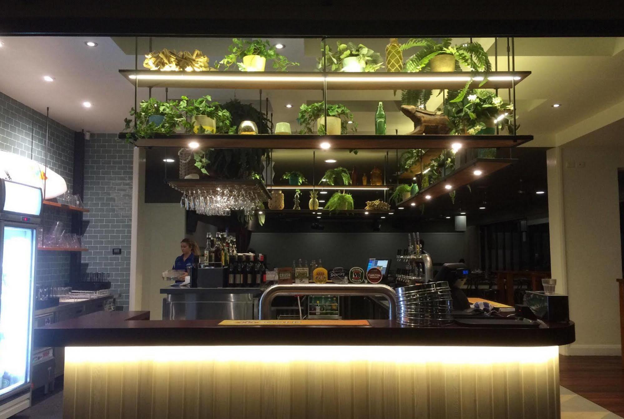 Huskisson Hotel Bagian luar foto
