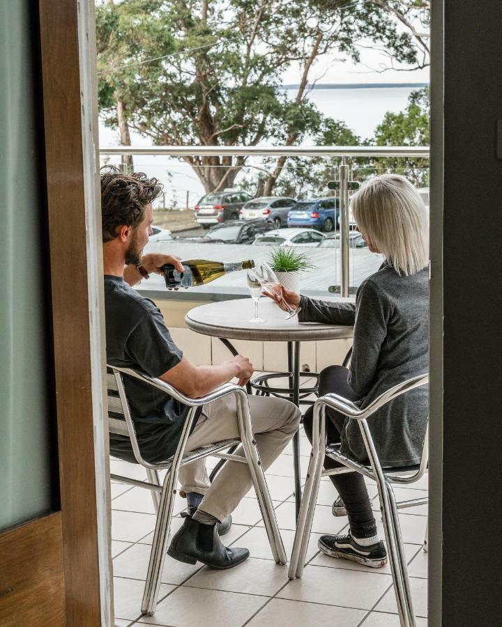 Huskisson Hotel Bagian luar foto